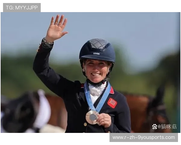 英格兰马术队在巴黎奥运会上勇夺团体三项赛金牌，展现强大实力。