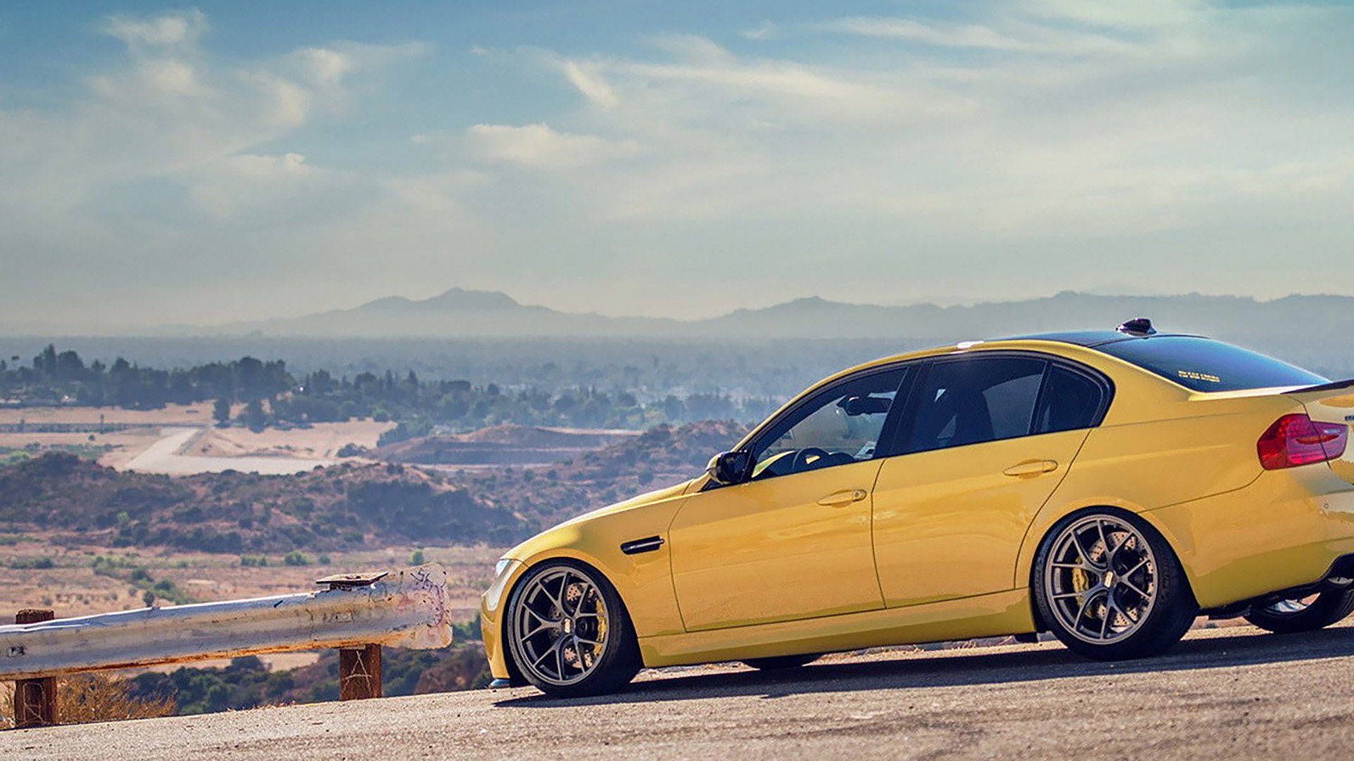 五大联赛中场控制力强队战术核心构建解析，五大联赛的打法风格